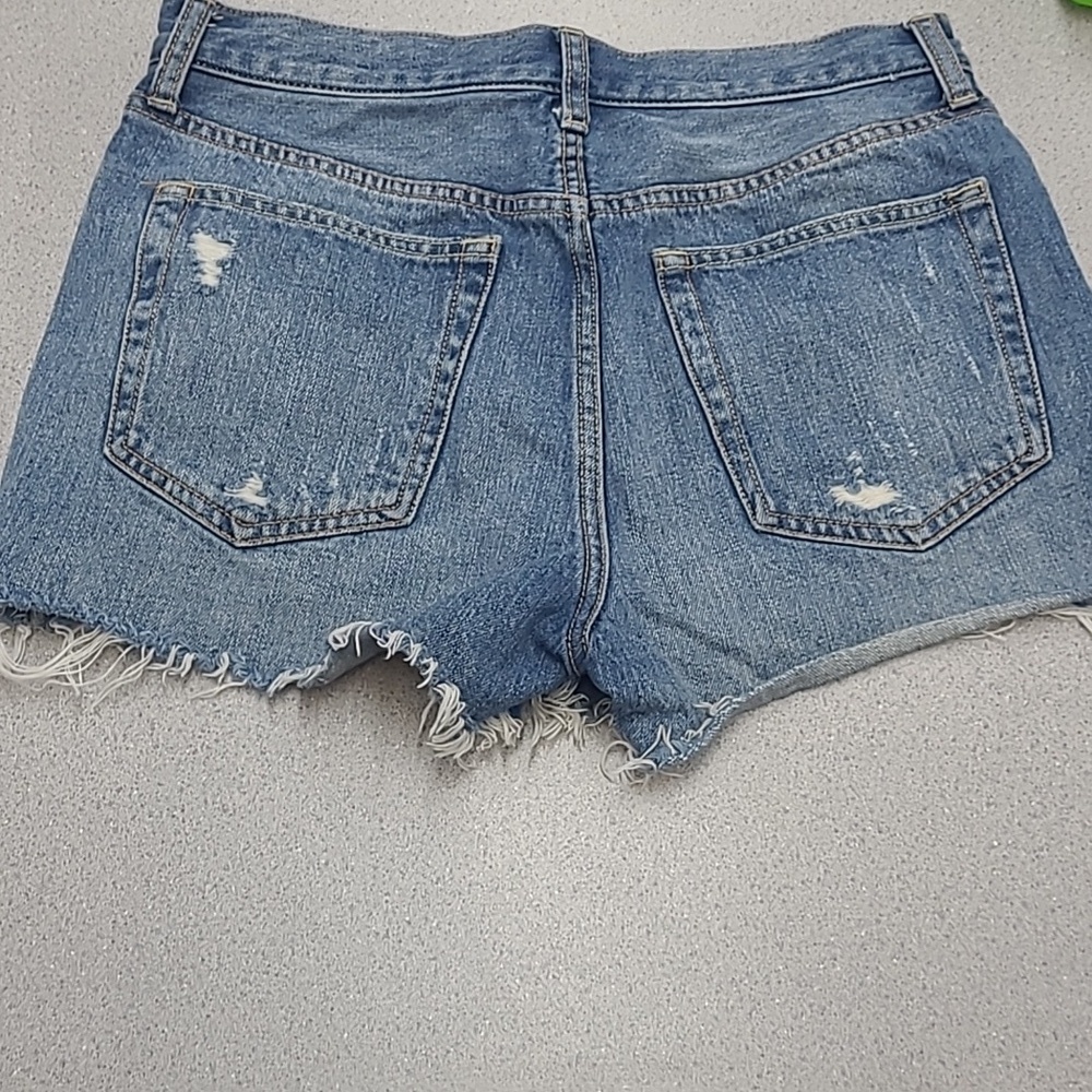 We The Free Distressed Denim Shorts Size 28 - Picture 7 of 7